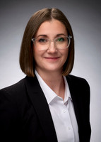 Cassandra Nesler 1116-5 red 500x700-S4WEB