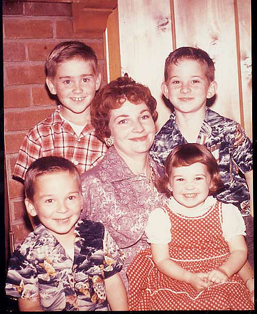 McIntyre mom w 4 kids Gothic