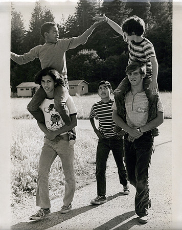 1972_Spring_Photo Essay Ayer_0003_aBill Weber handoff