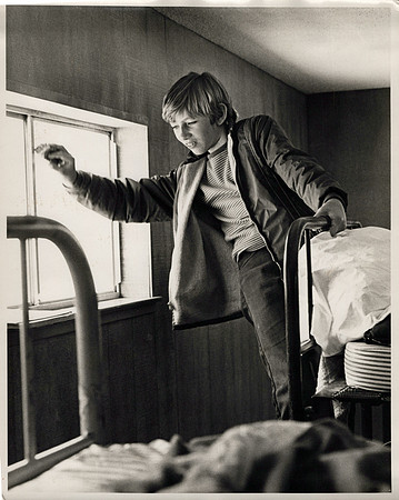 1972_Spring_Photo Essay Ayer_0002_aBill Weber handoff
