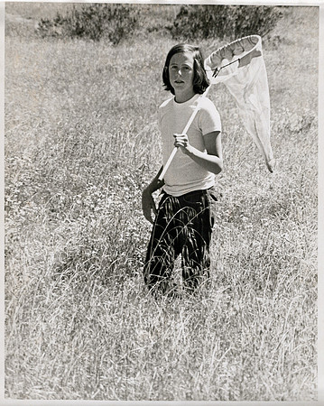 1972_Spring_Photo Essay Ayer_0001_aBill Weber handoff