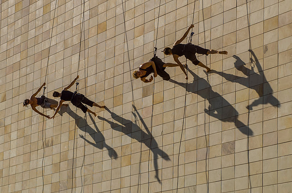 UCD_Mondavi_Wall_Dancer049-NEW -MASTER 170331
