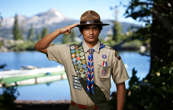 Alejandro Avila saluting Cody Lake Background