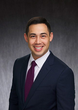 Derick-Lennox---Gray-fabric-background-WEB