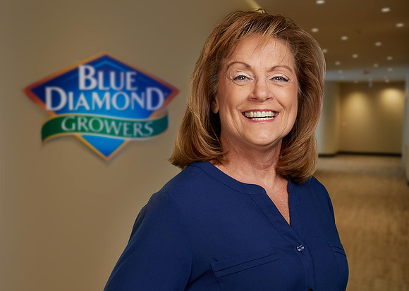 Diane-Manning-Casual-With-Logo1680x1200-Web