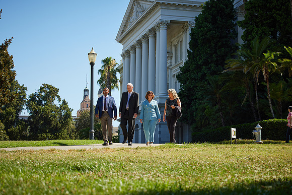 Walk n talk at Capital 433