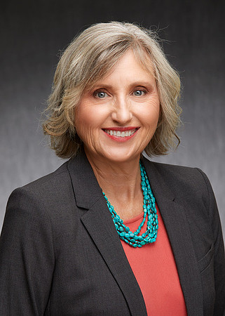 MRG-Lynette Gutnik  500x700p for Web - tighter-crop