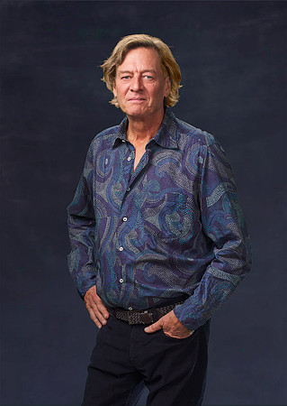 Sven-Krong-standing-1500x2100-saved4Web