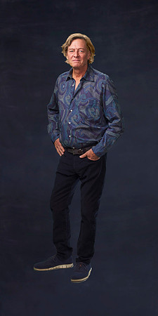 Sven Krong standing full length & Size